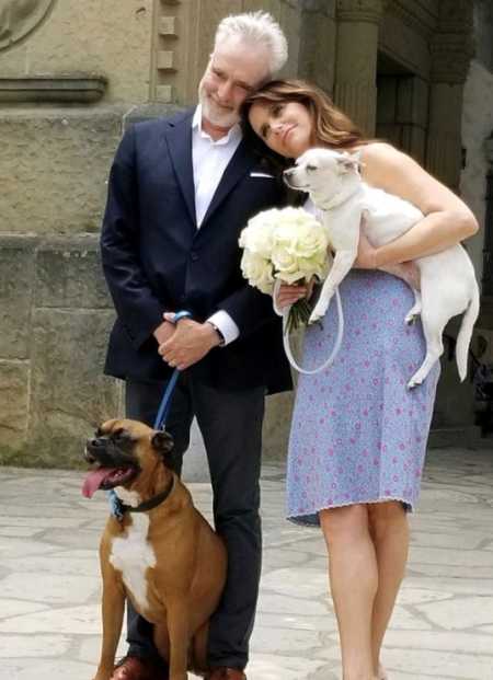 Bradley Whitford wife 